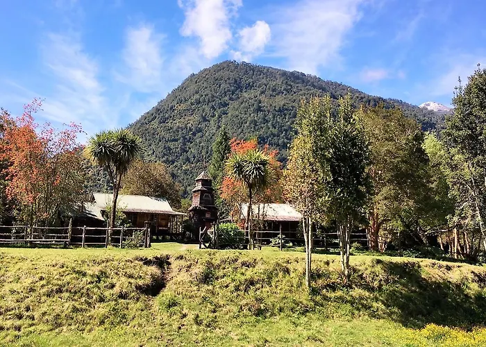 Campoaventura Riverside B&B-Cochamo
